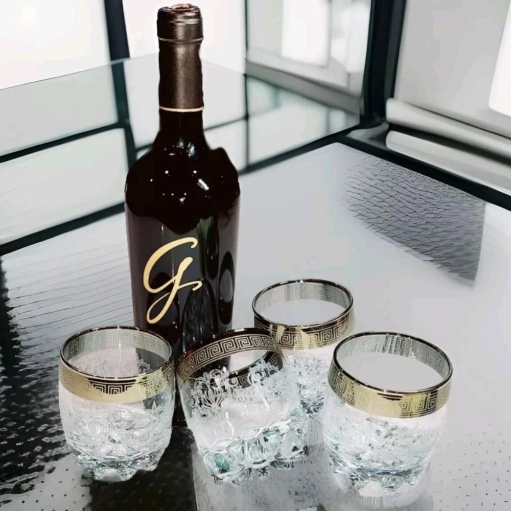 Elegant Gold Rimmed Glass Set